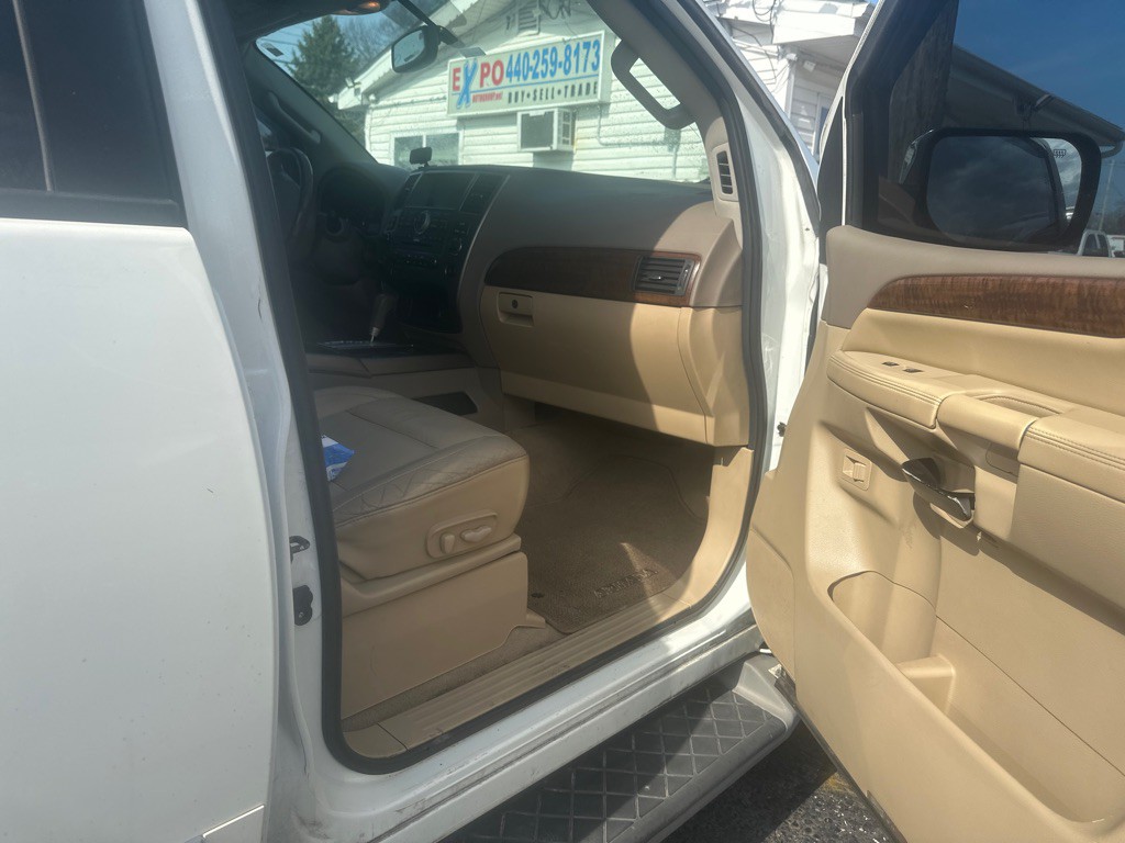 2013 Nissan Armada Image 10