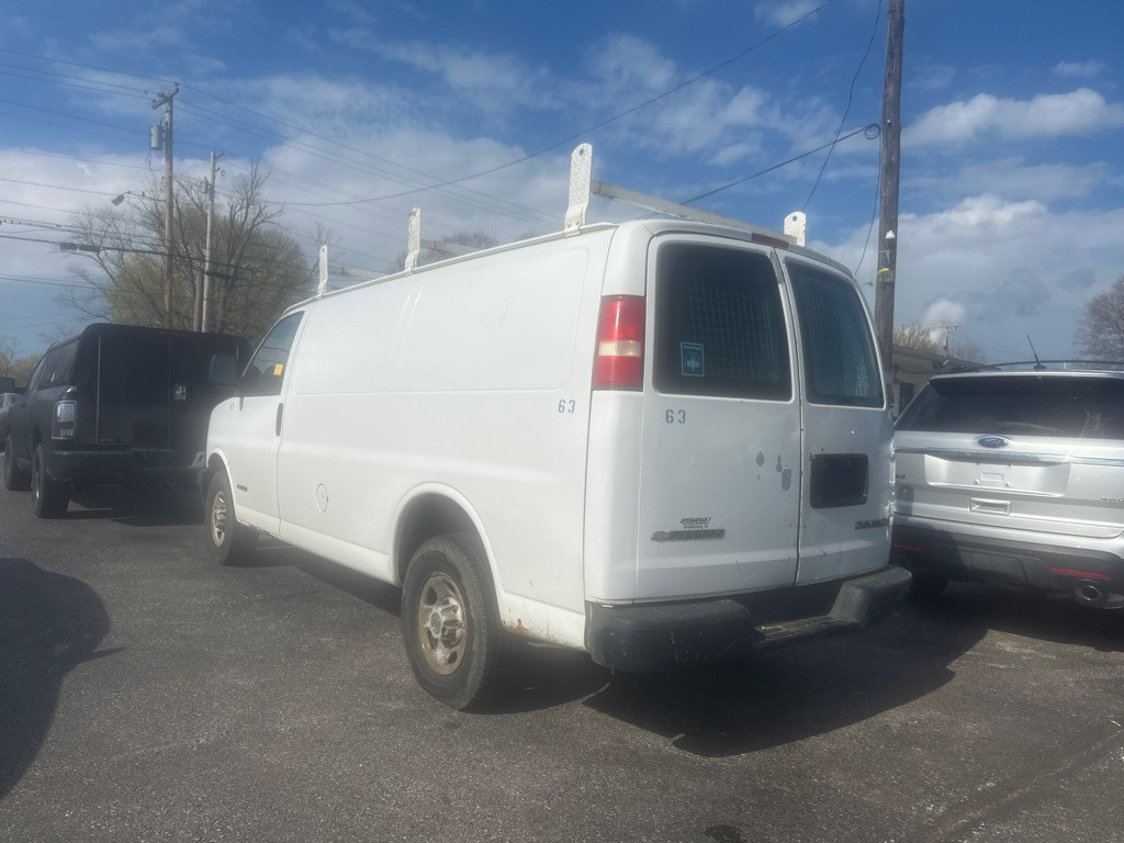 2005 Chevrolet Express Image 6