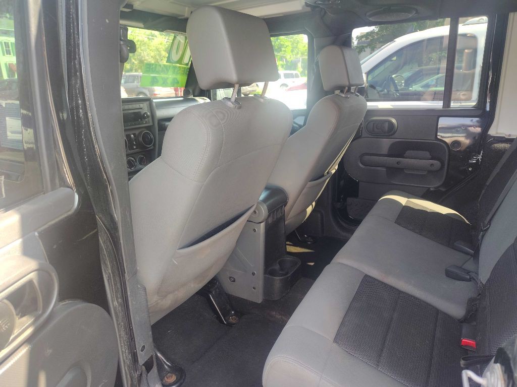 2010 Jeep Wrangler Unlimited Image 6