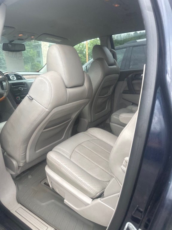 2011 Buick Enclave Image 8