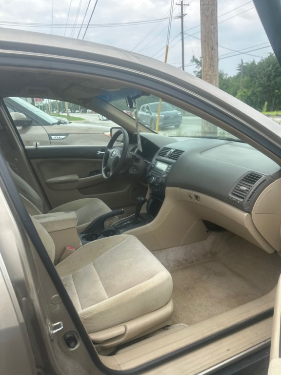 2004 Honda Accord Image 11