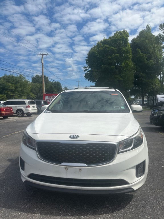 2016 Kia Sedona Image 2