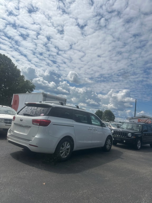 2016 Kia Sedona Image 4