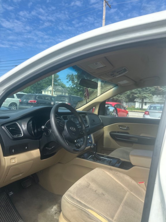 2016 Kia Sedona Image 7