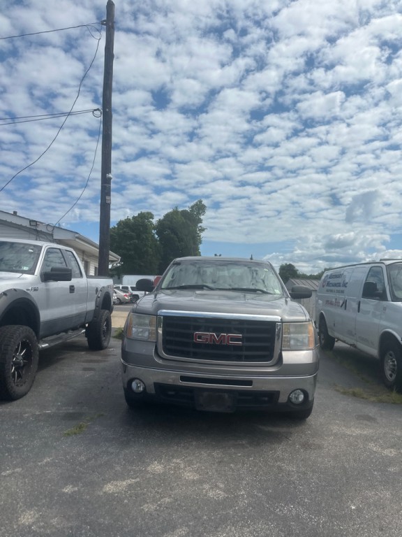 2008 GMC Sierra Image 2