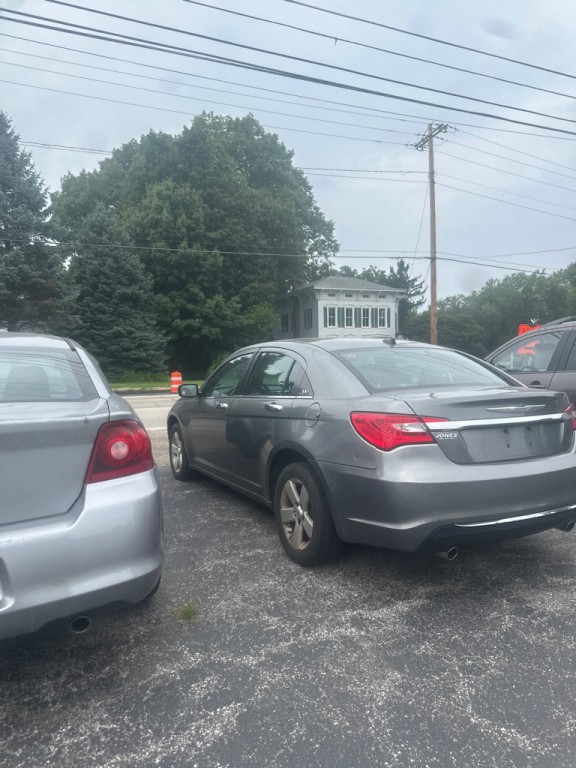2013 Chrysler 200 Image 4