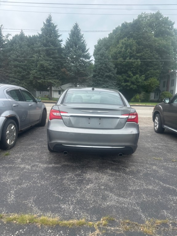 2013 Chrysler 200 Image 5