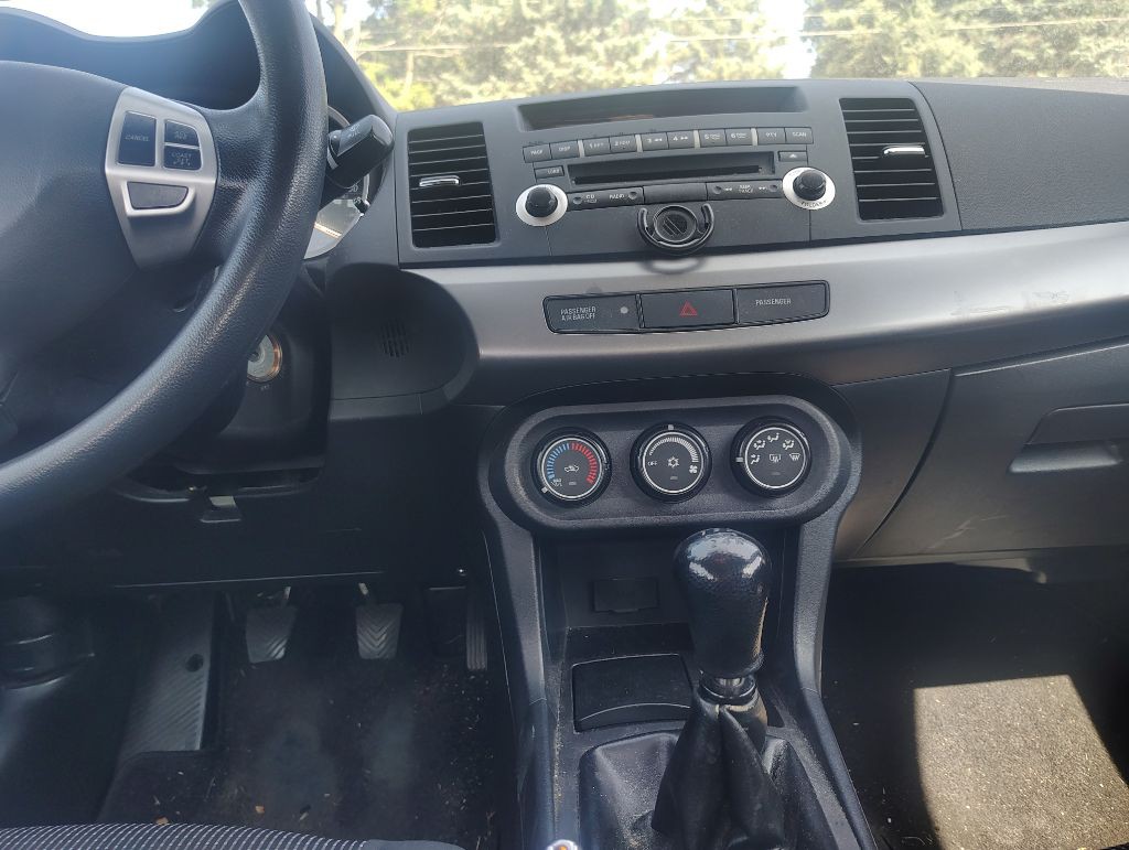 2011 Mitsubishi Lancer Image 11