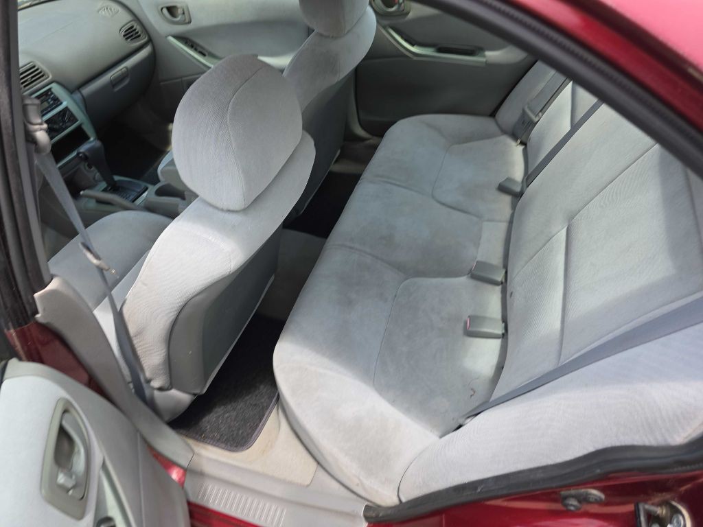 2003 Mitsubishi Galant Image 7