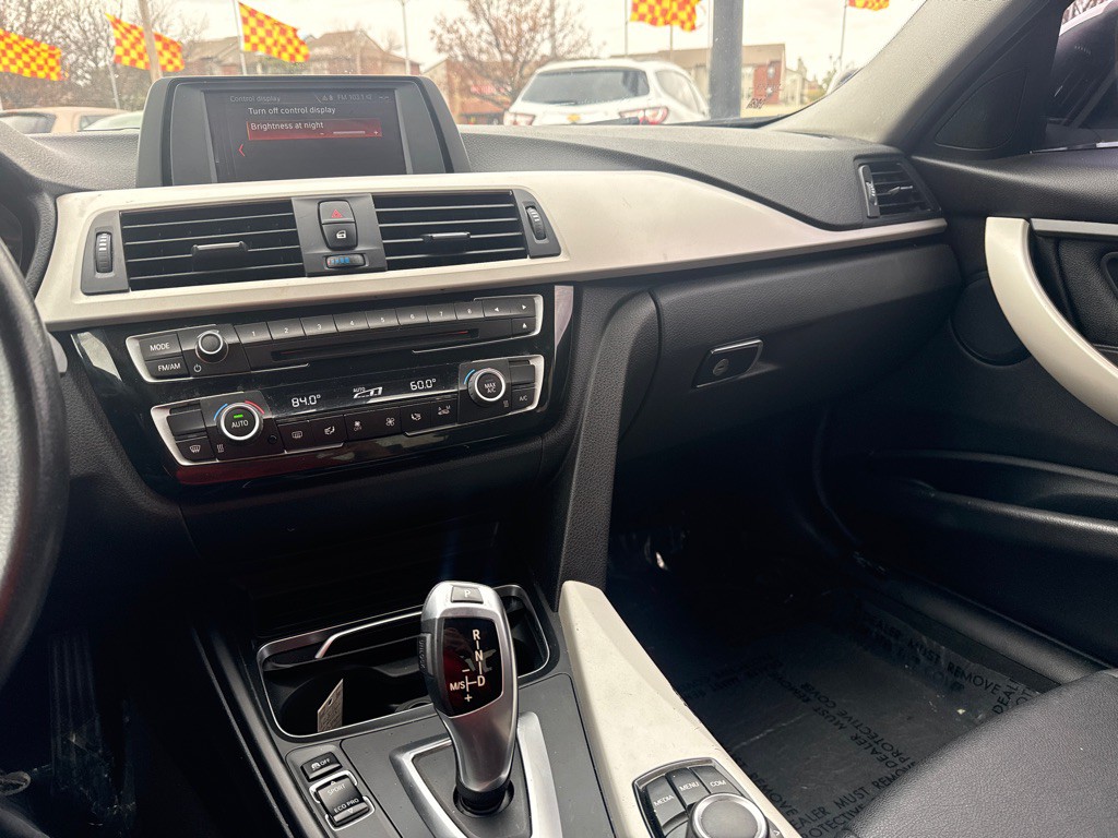 2018 BMW 3 Series Image 12