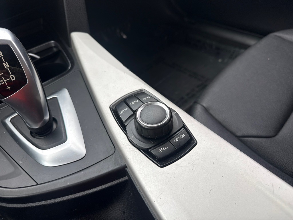 2018 BMW 3 Series Image 14