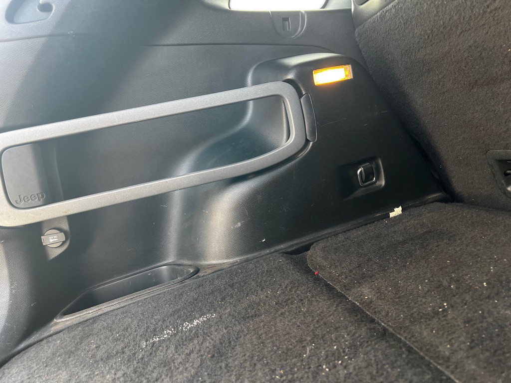 2018 Jeep Cherokee Image 8