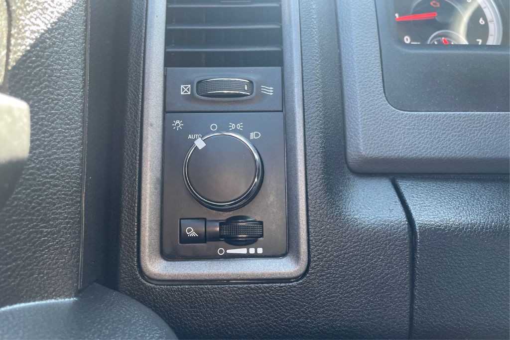 2014 RAM 1500 Image 7
