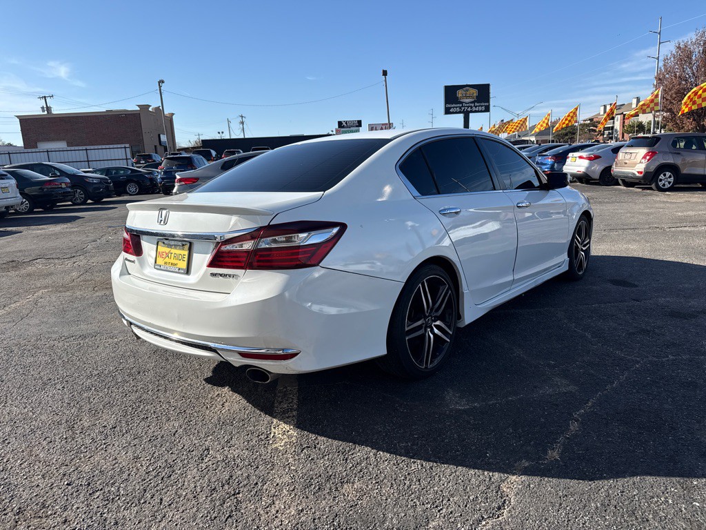 2017 Honda Accord Image 5