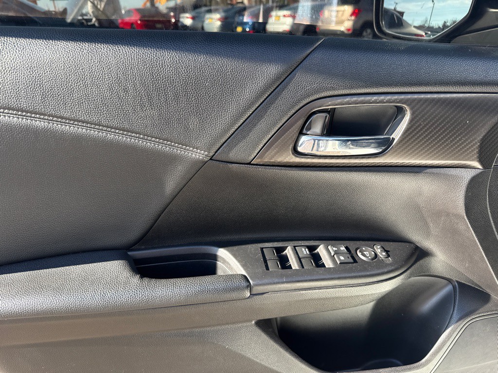 2017 Honda Accord Image 9