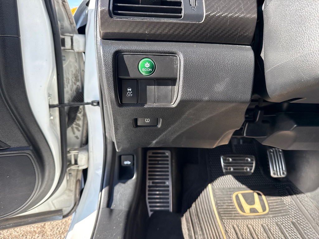 2017 Honda Accord Image 10