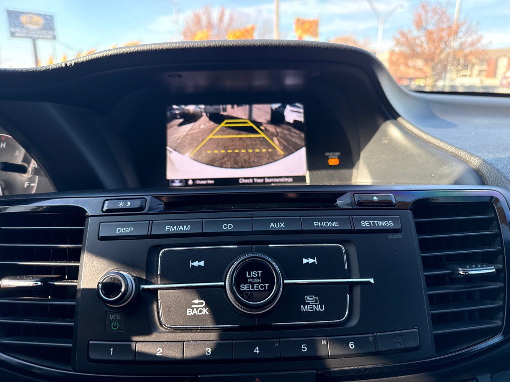 2017 Honda Accord Image 13