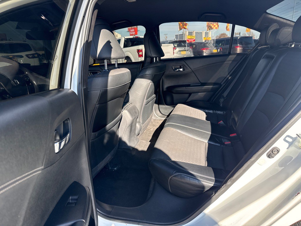 2017 Honda Accord Image 15