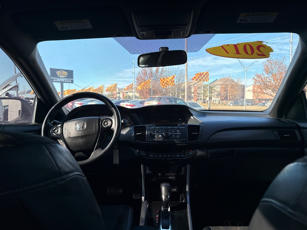 2017 Honda Accord Image 17