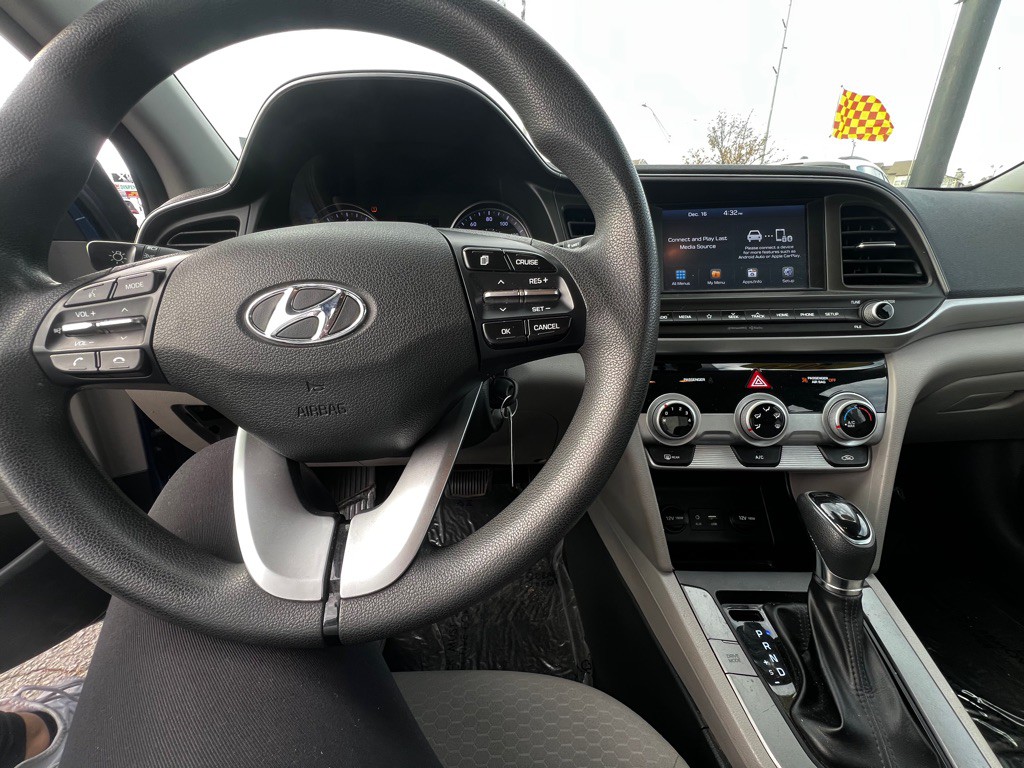 2019 Hyundai Elantra Image 7