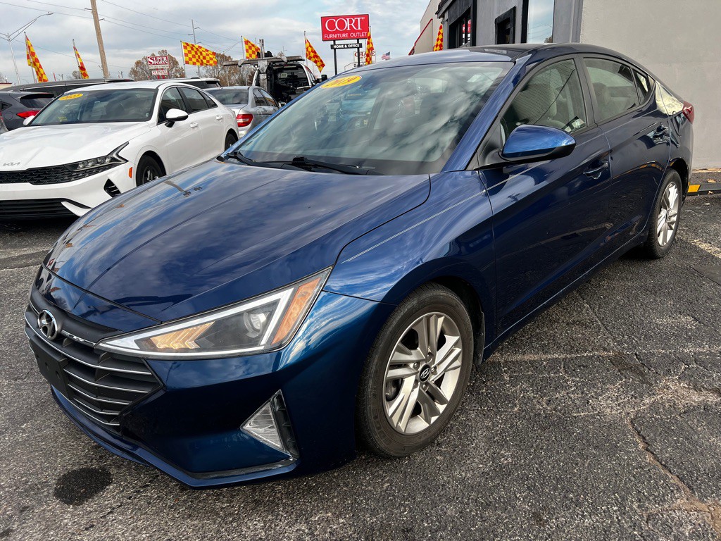 2019 Hyundai Elantra Image 1