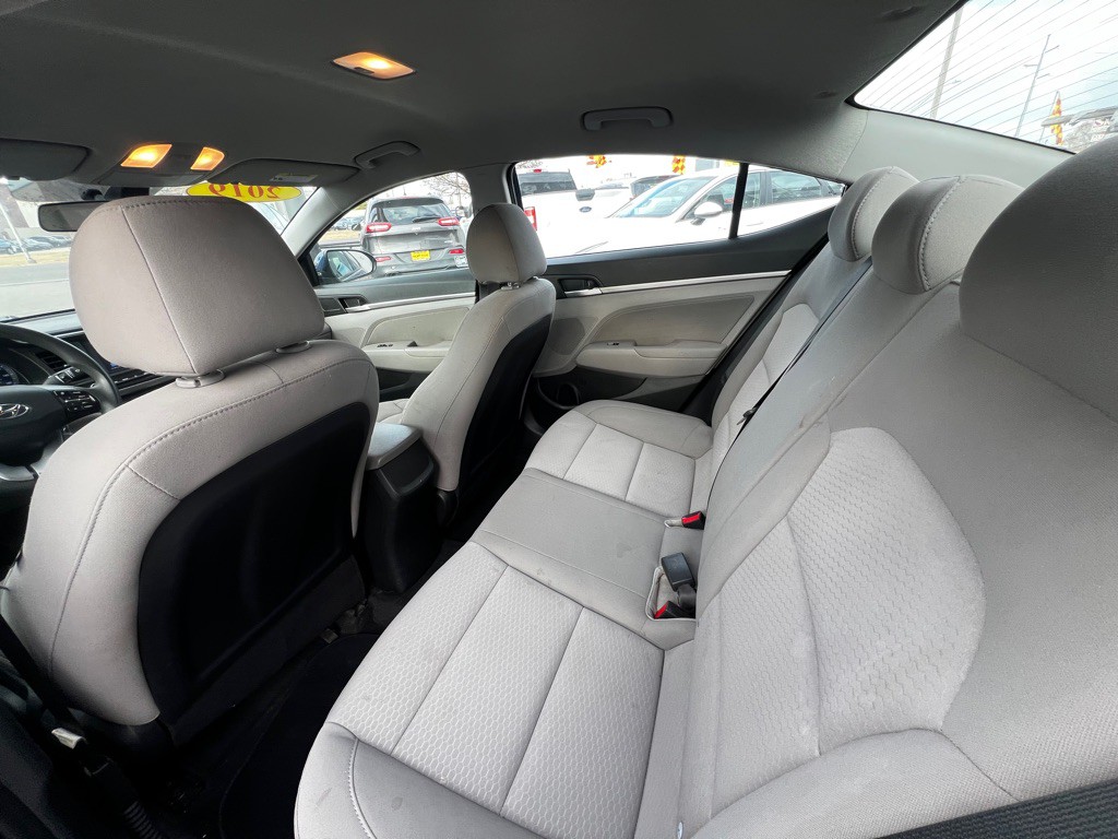 2019 Hyundai Elantra Image 8