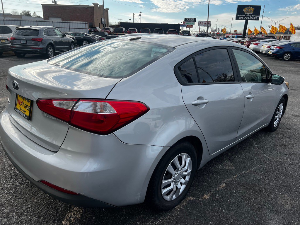 2016 Kia Forte Image 3