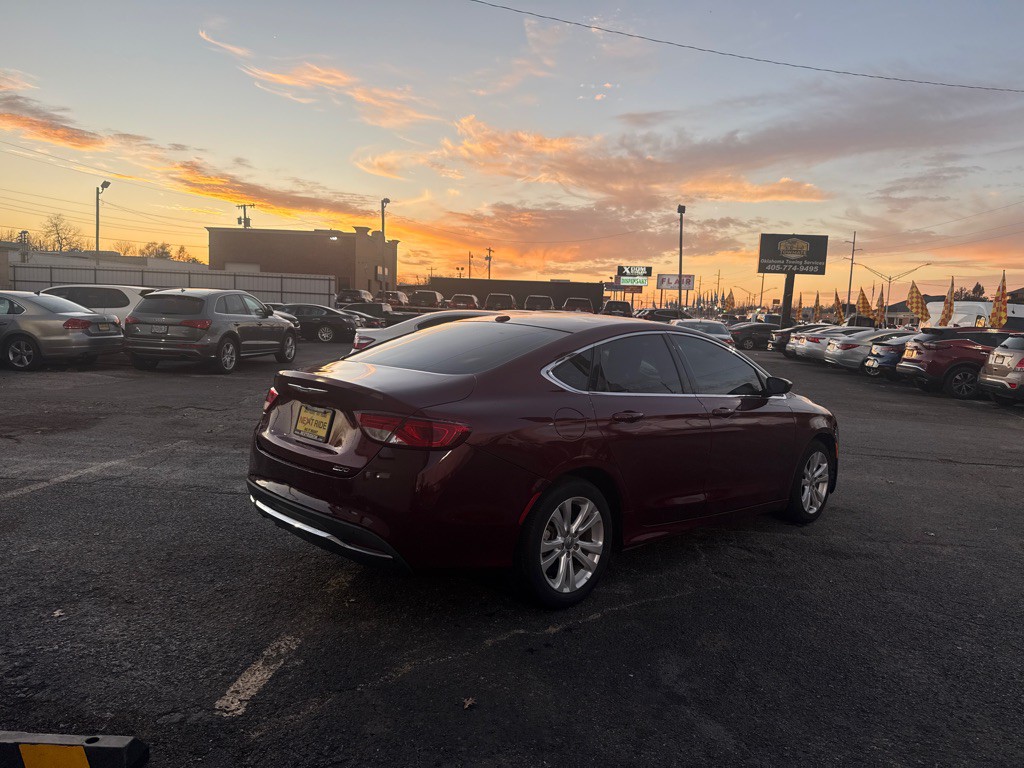 2015 Chrysler 200 Image 5