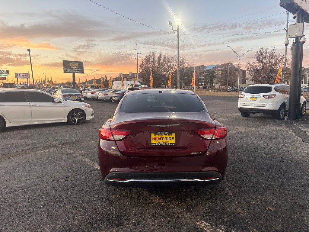 2015 Chrysler 200 Image 6