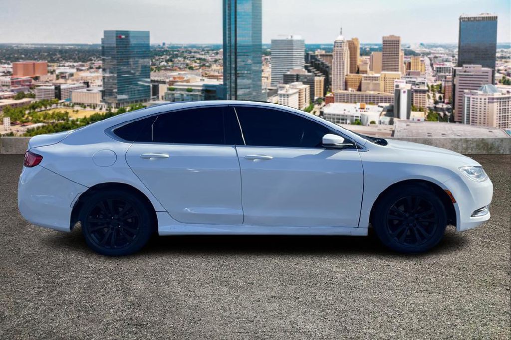 2015 Chrysler 200 Image 6