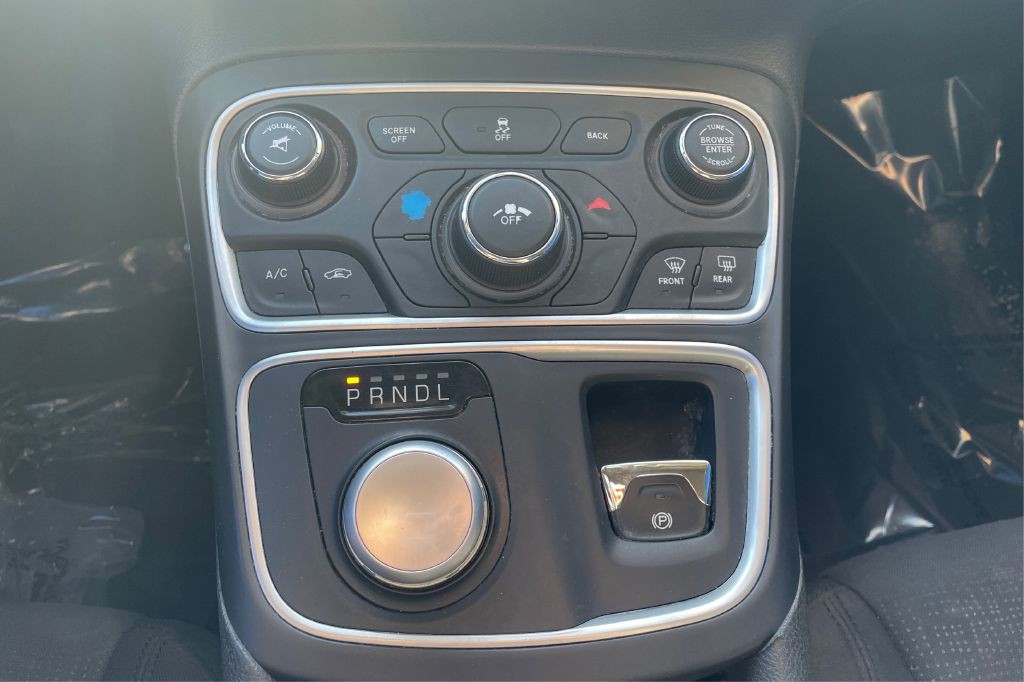 2015 Chrysler 200 Image 15