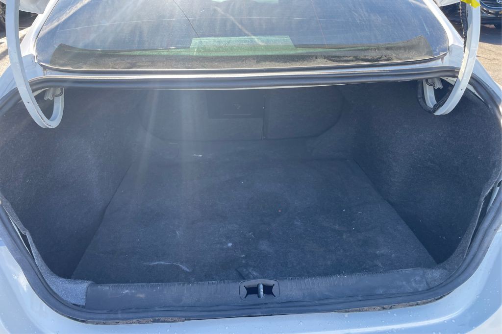 2015 Chrysler 200 Image 20