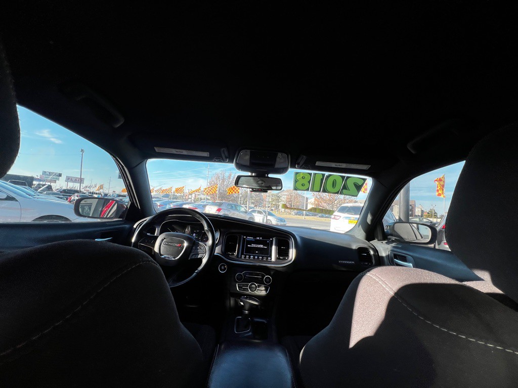 2018 Dodge Charger Image 9