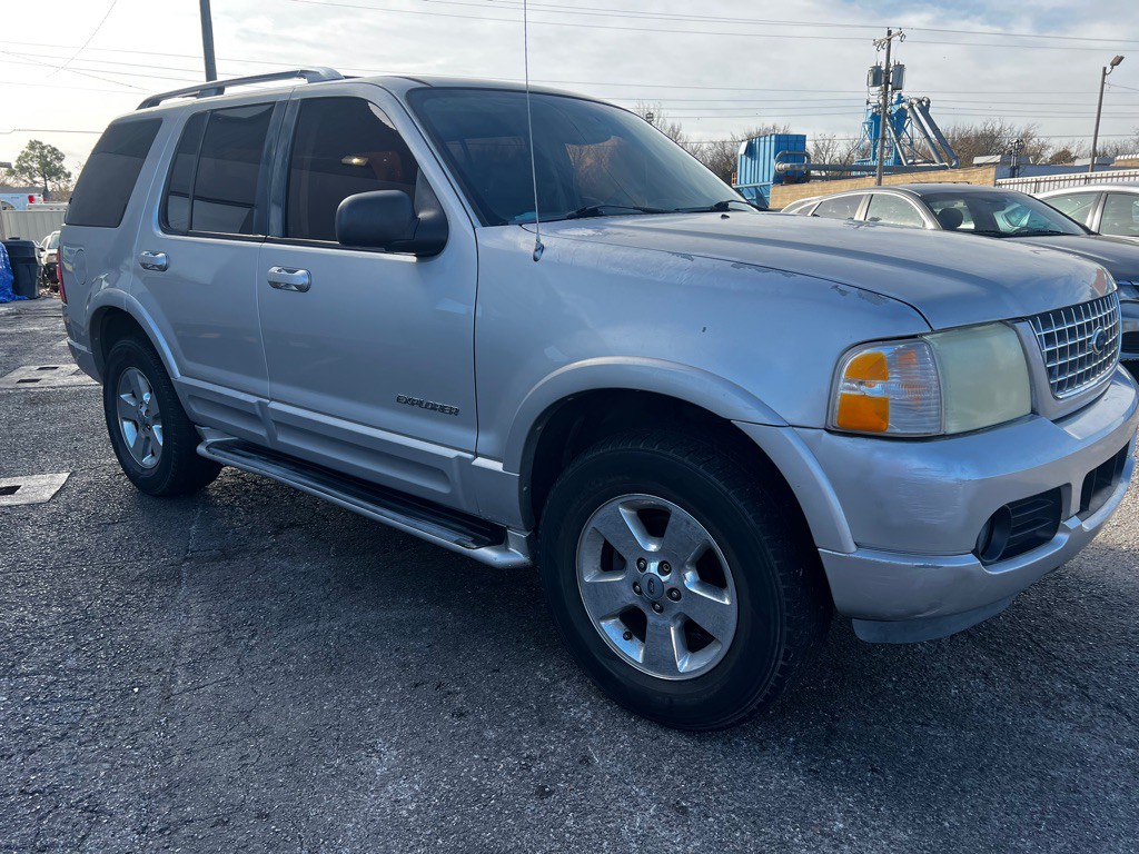 2004 Ford Explorer Image 3