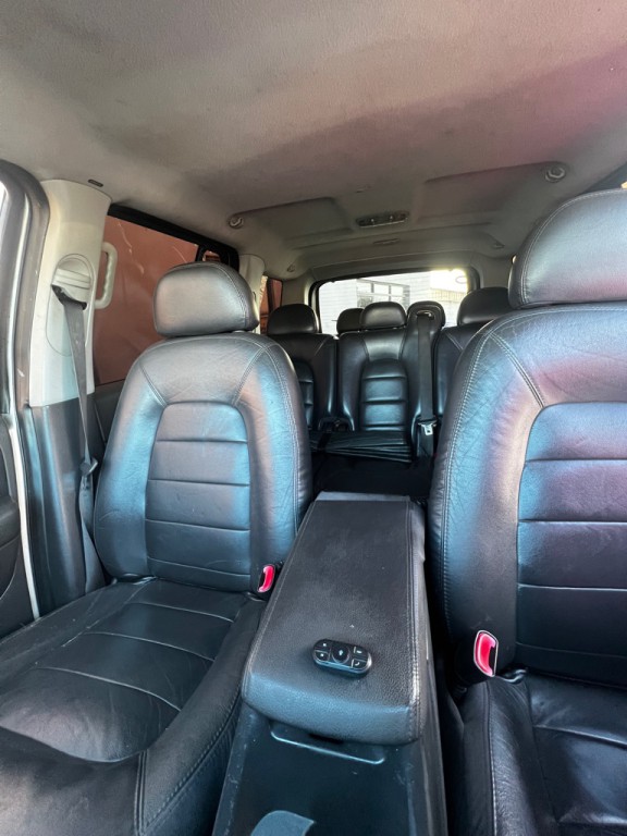 2004 Ford Explorer Image 9