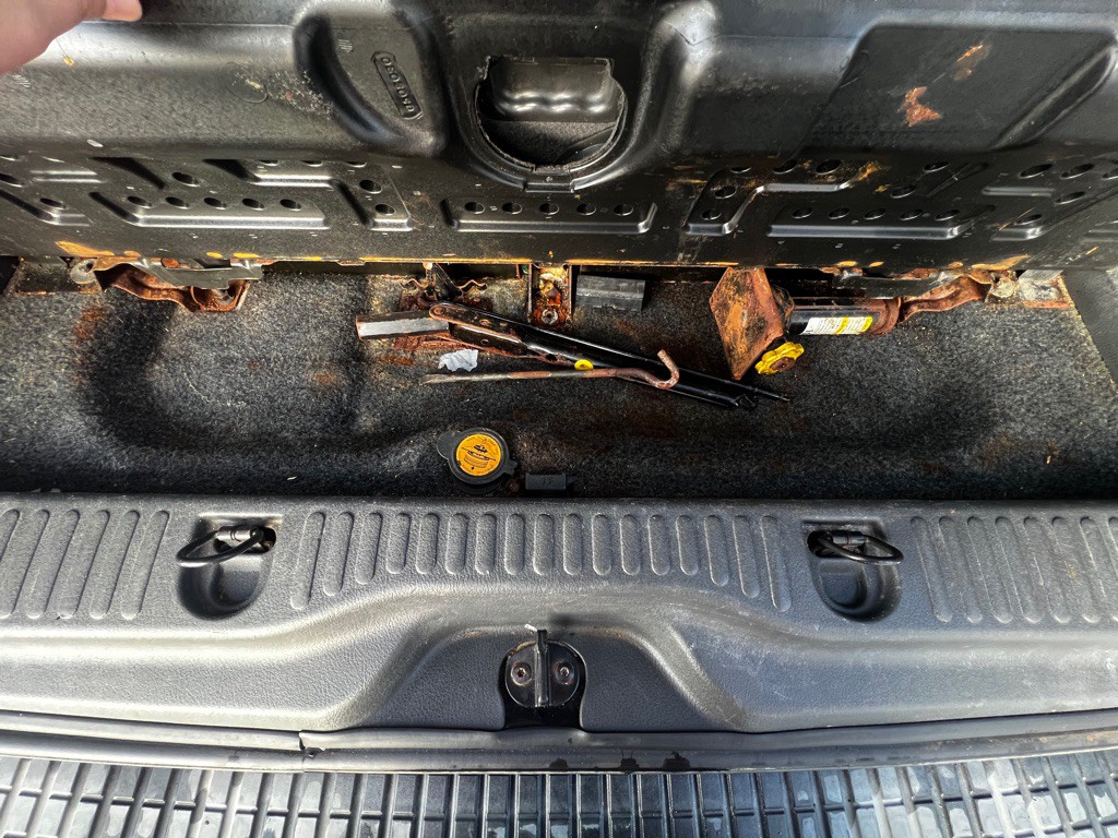 2004 Ford Explorer Image 13