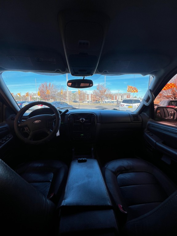 2004 Ford Explorer Image 16