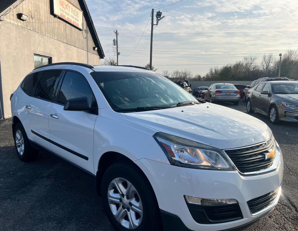 2017 Chevrolet Traverse Image 3