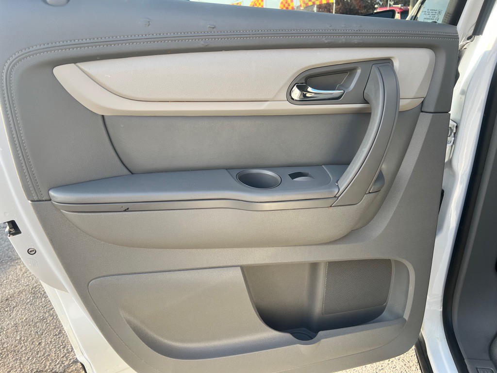 2017 Chevrolet Traverse Image 12