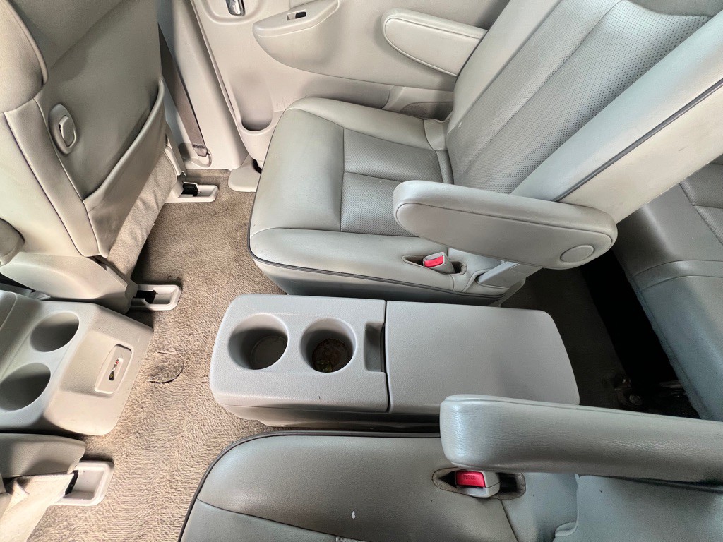 2015 Nissan Quest Image 18