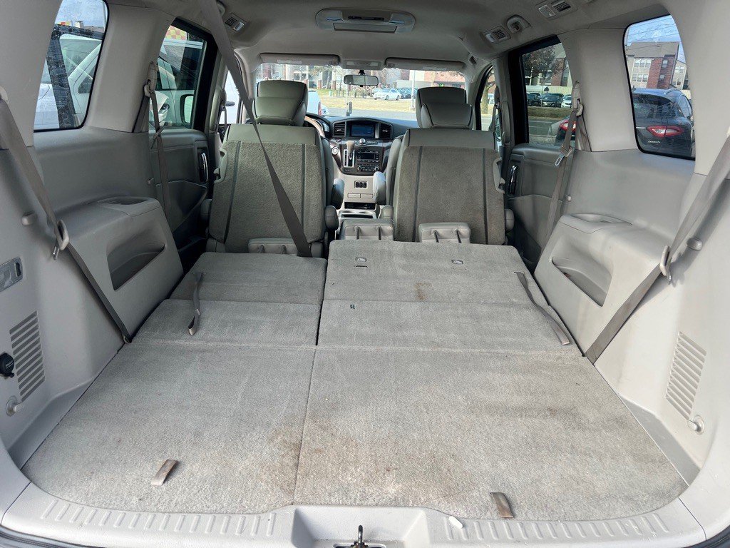 2015 Nissan Quest Image 23