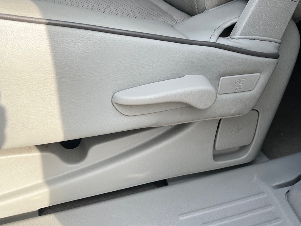 2015 Nissan Quest Image 27