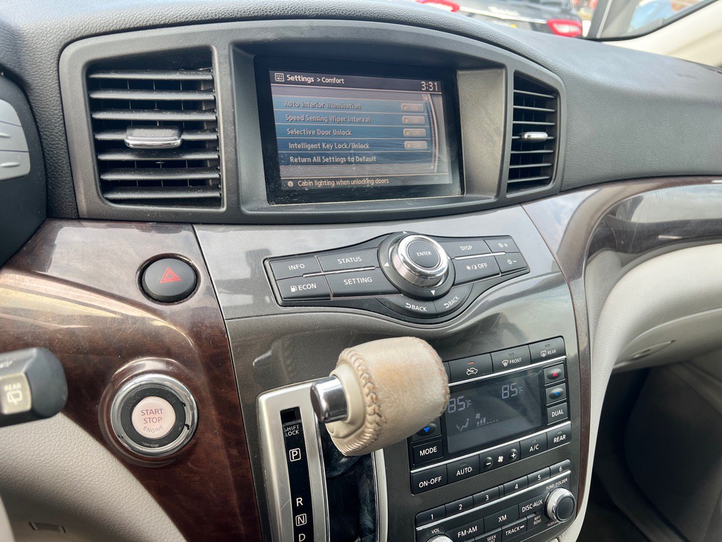 2015 Nissan Quest Image 42