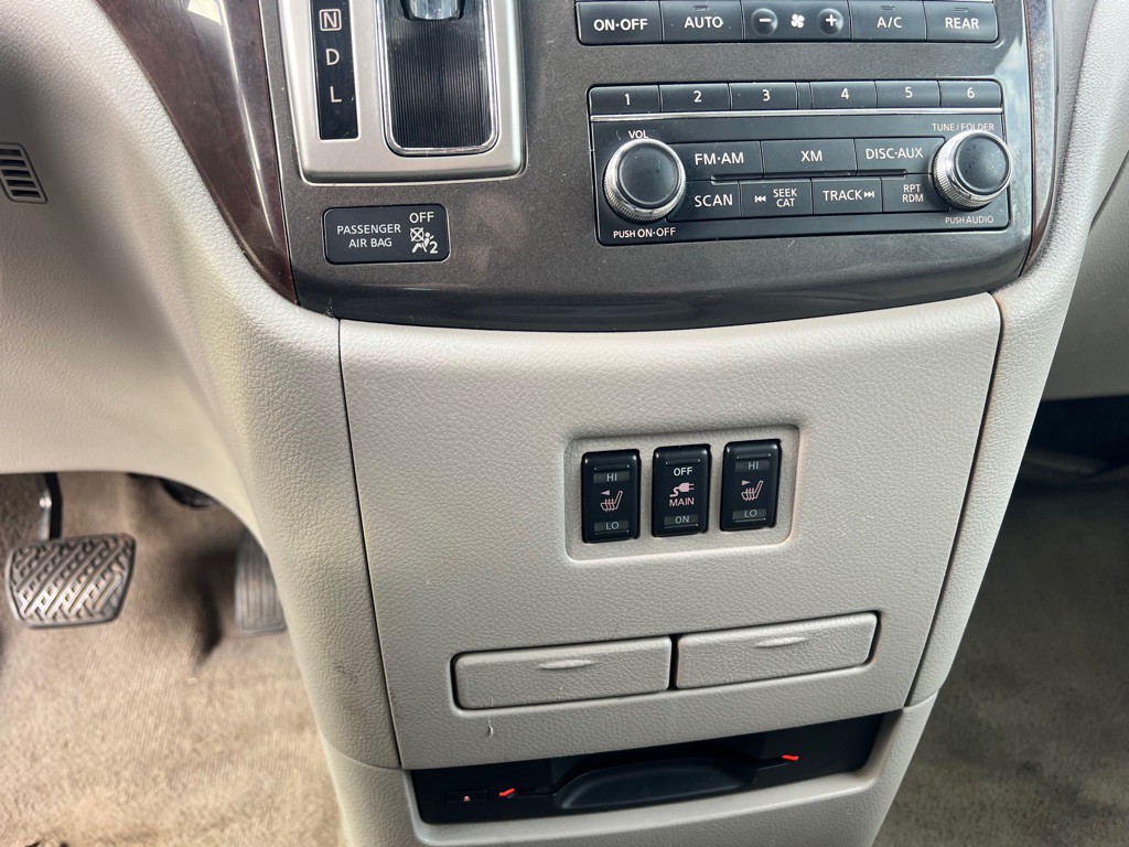 2015 Nissan Quest Image 46