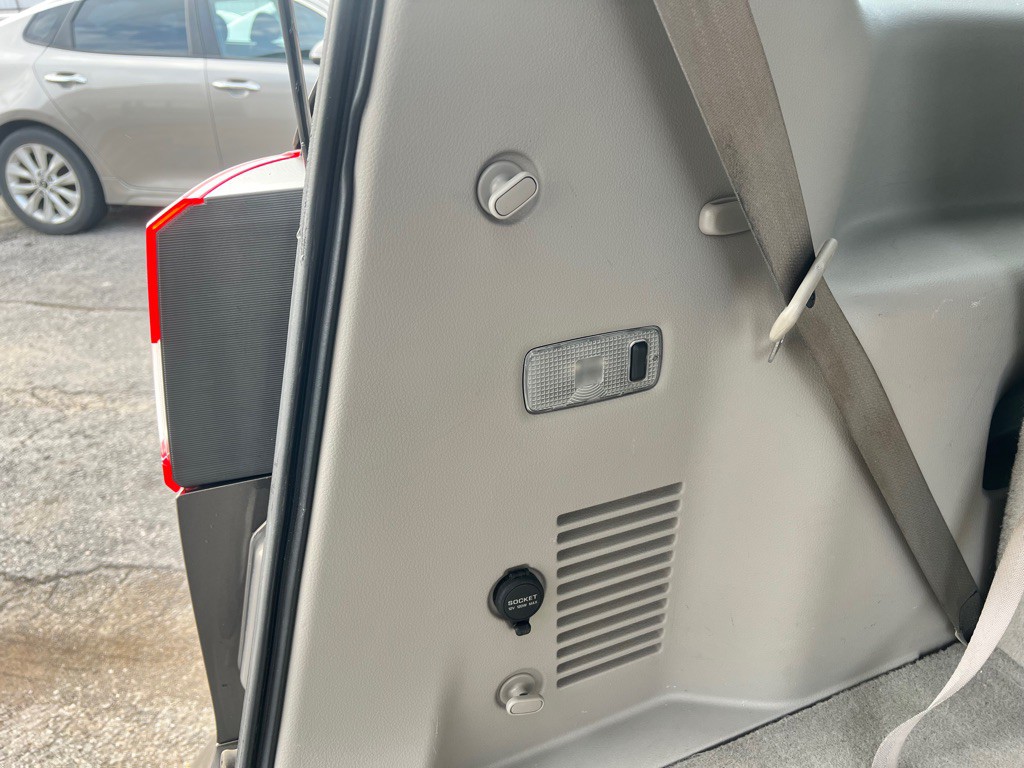 2015 Nissan Quest Image 50