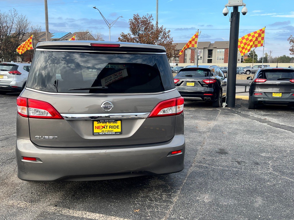2015 Nissan Quest Image 5