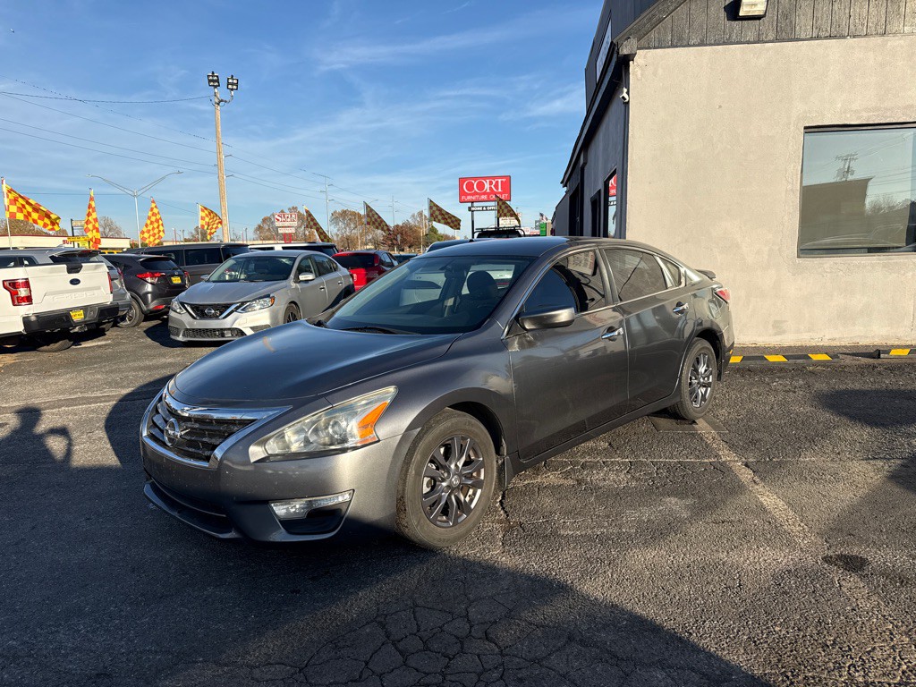 2015 Nissan Altima Image 1
