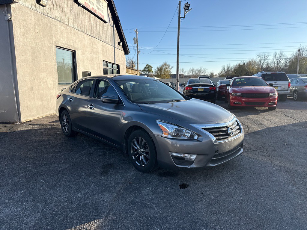 2015 Nissan Altima Image 3