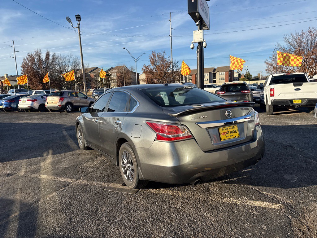 2015 Nissan Altima Image 7