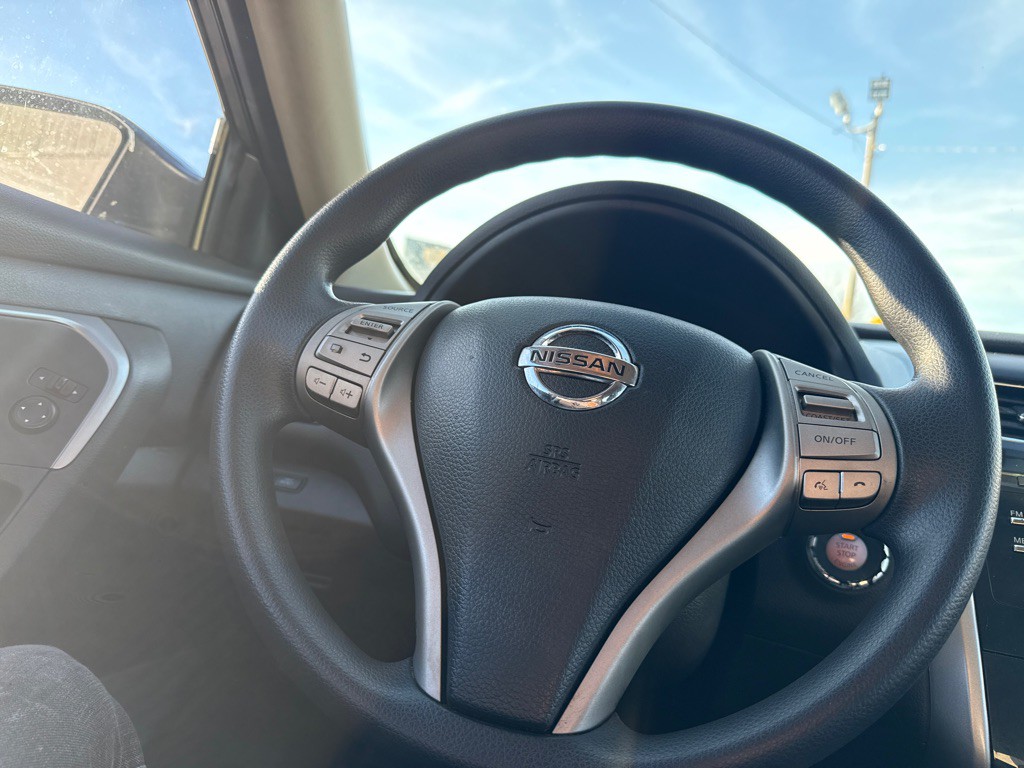 2015 Nissan Altima Image 10